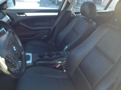 2002 BMW 325  i
