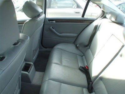 2002 BMW 325 i