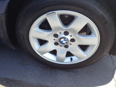 2003 BMW 325  i