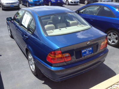 2003 BMW 325  i