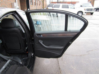 2002 BMW 325 i