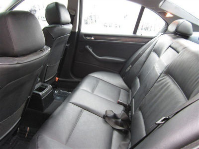 2002 BMW 325 i