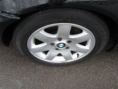 2002 BMW 325 i