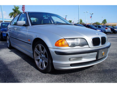 2001 BMW 325  i