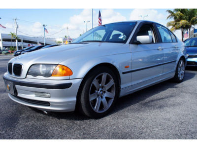 2001 BMW 325  i