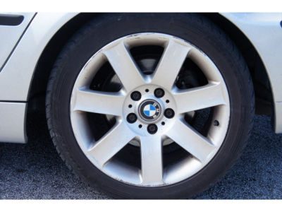 2001 BMW 325  i