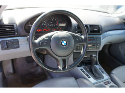 2001 BMW 325  i