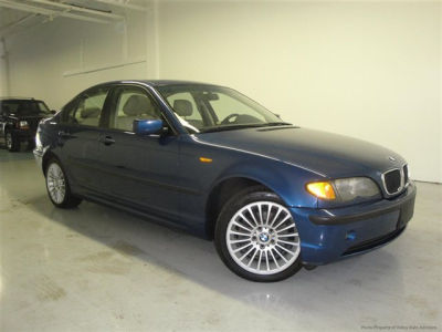 2002 BMW 325  xi