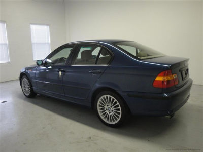 2002 BMW 325  xi