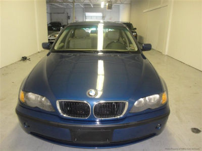 2002 BMW 325  xi