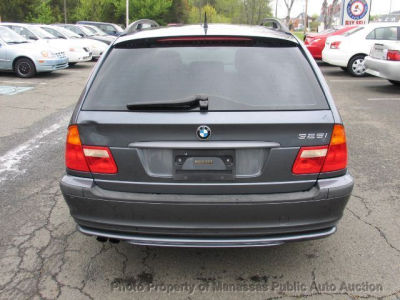 2001 BMW 325  i