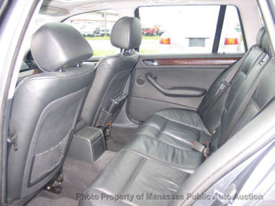 2001 BMW 325  i