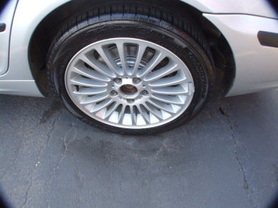 2002 BMW 325  xi