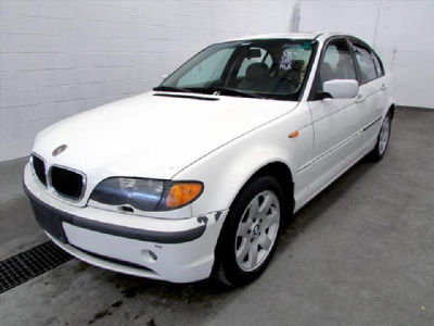 2002 BMW 325  xi