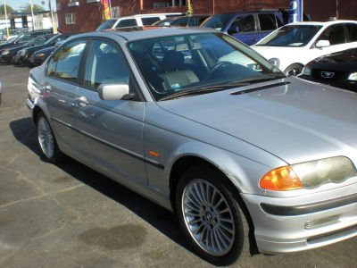 2001 BMW 325  i