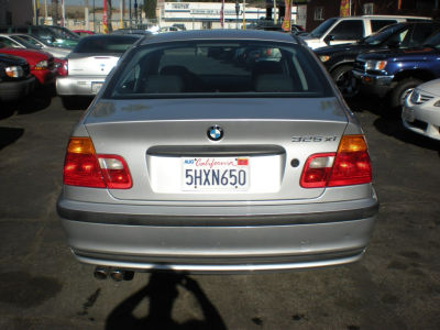 2001 BMW 325  i
