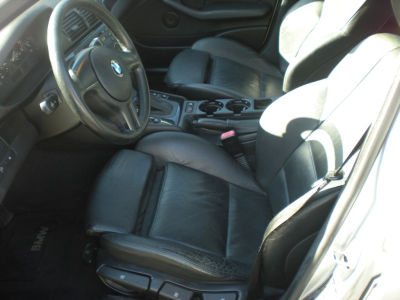 2001 BMW 325  i