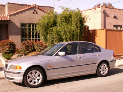 2001 BMW 325  i