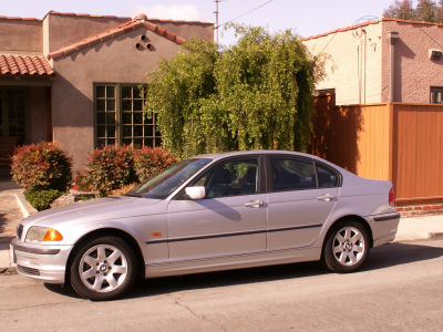 2001 BMW 325  i