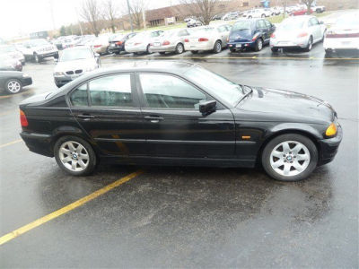 2001 BMW 325  i