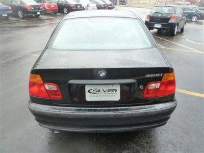 2001 BMW 325  i