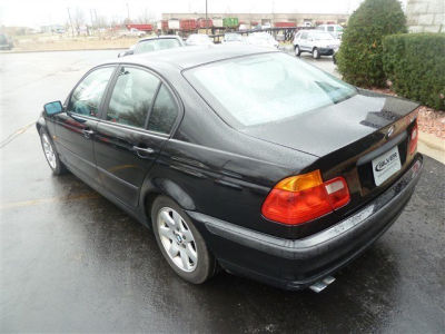 2001 BMW 325  i
