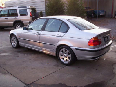 2001 BMW 325  i
