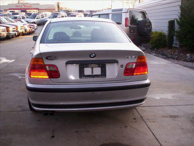 2001 BMW 325  i