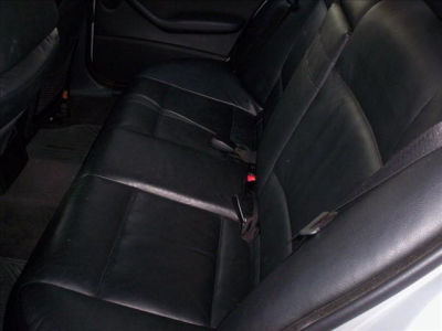 2001 BMW 325  i