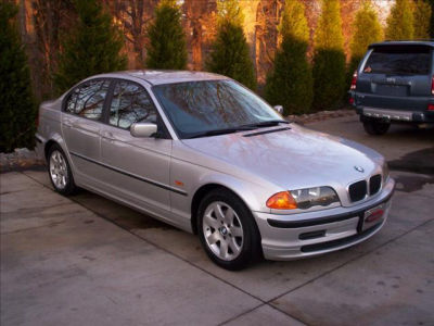 2001 BMW 325  i