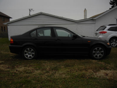 2003 BMW 325  i