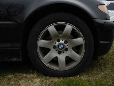 2003 BMW 325  i