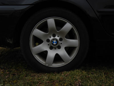 2003 BMW 325  i