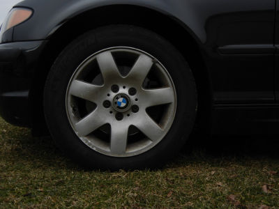 2003 BMW 325  i