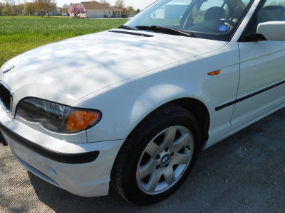 2002 BMW 325  xi