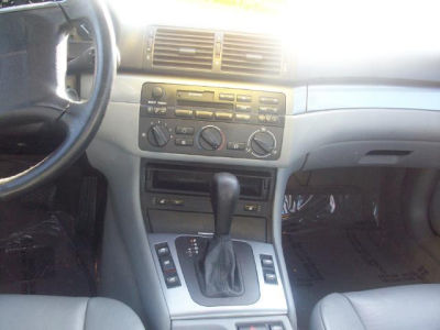 2001 BMW 325 i