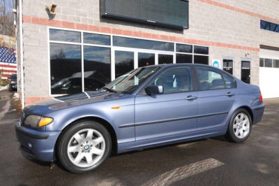 2004 BMW 325  i