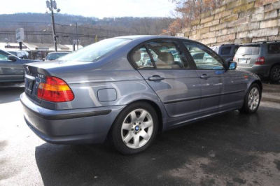 2004 BMW 325 i