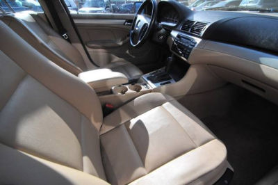 2004 BMW 325 i