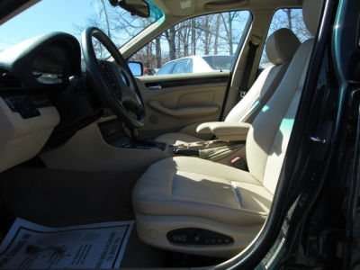 2003 BMW 325  i