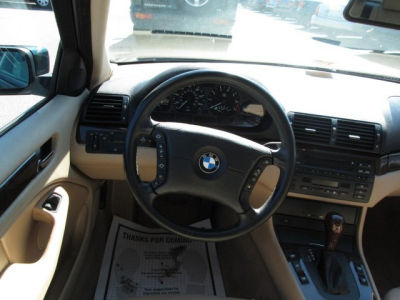 2003 BMW 325  i