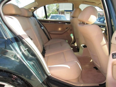 2003 BMW 325  i