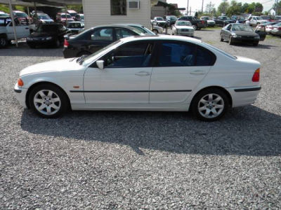 2001 BMW 325  i