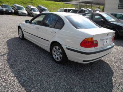 2001 BMW 325  i