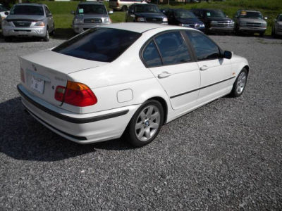 2001 BMW 325  i