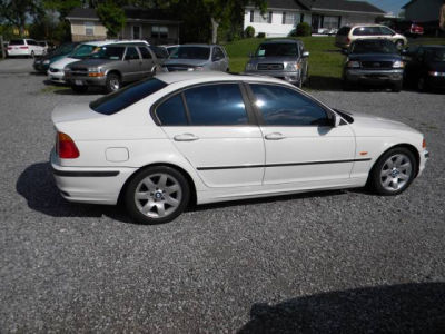 2001 BMW 325  i
