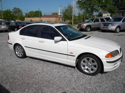 2001 BMW 325  i