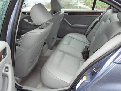 2001 BMW 325 i