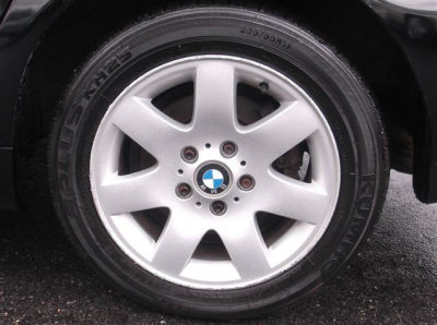 2003 BMW 325 xi