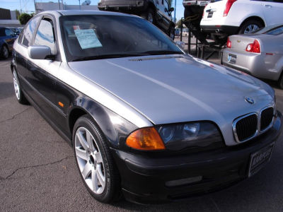 2001 BMW 325  i